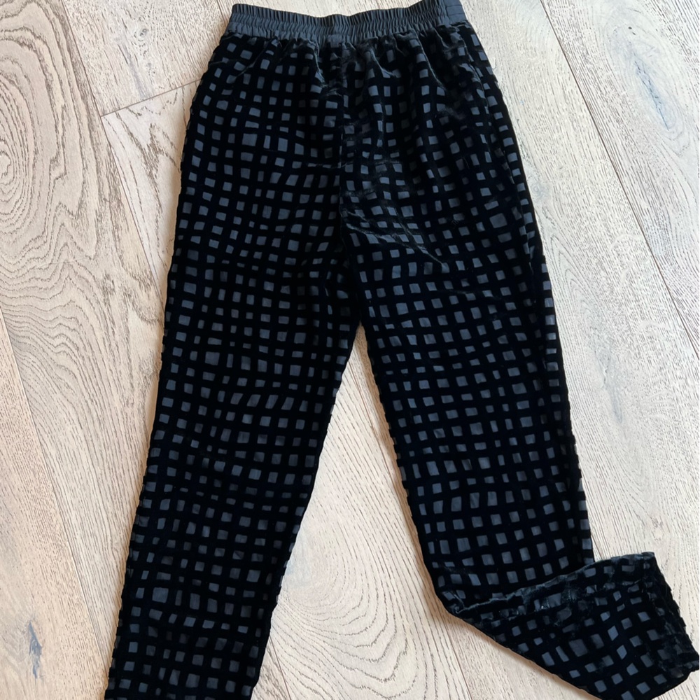 Zara Basics High Waisted Straight Leg Black on Black Velvet Cropped Pants